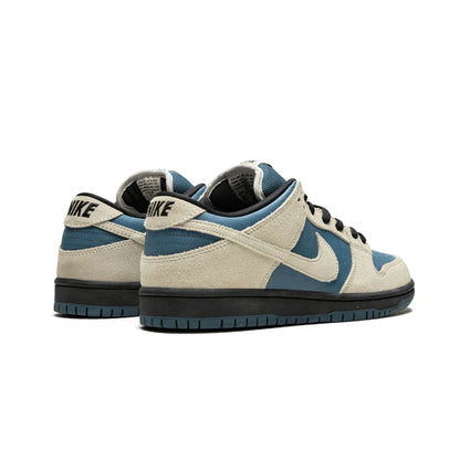 Nike SB Dunk Low Light Cream Thunderstorm